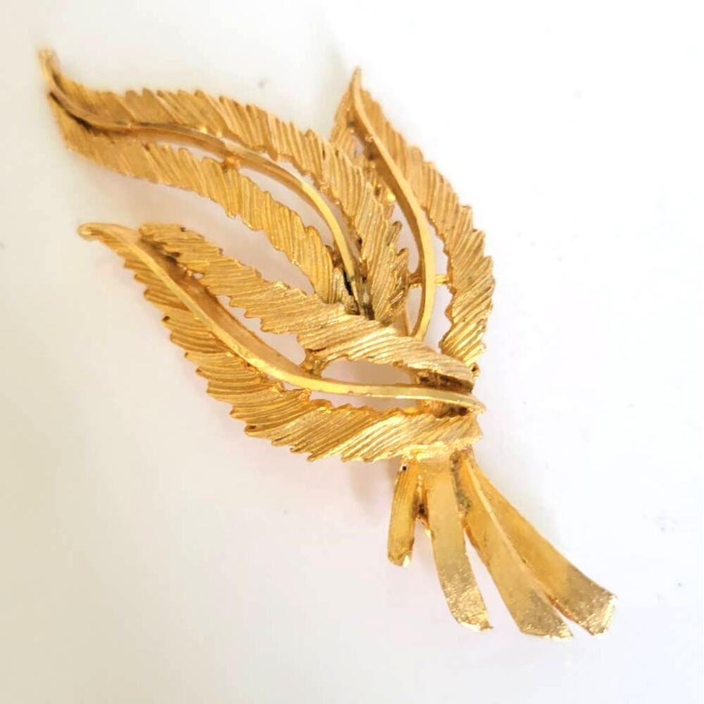 Vintage BSK Brooch Women's MCM Gold Textural Leaf Signed Fall Leaf 1940s 1950s